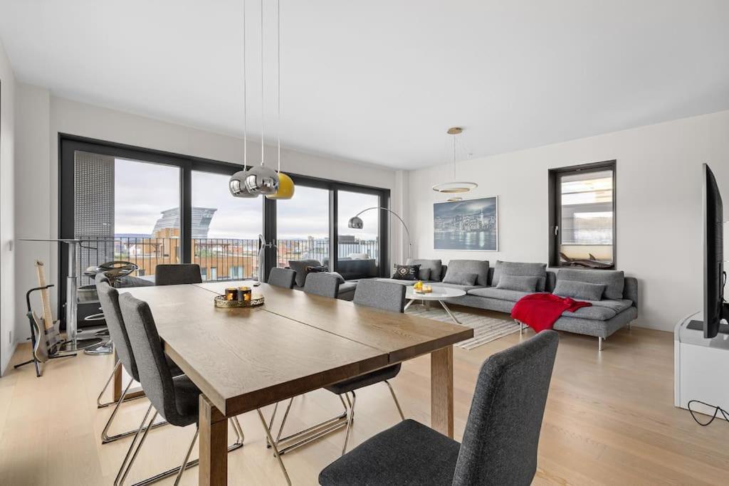 Modern 3Bed Room Sea View Apartment @ Oslo Barcode Exterior photo